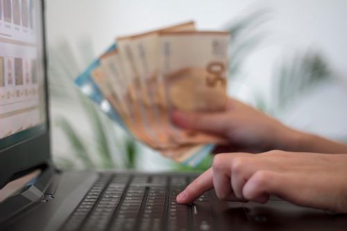 obrázek:Jak si půjčit peníze z AvaFin: Nejlepší tipy pro zodpovědné půjčování