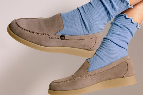 obrázek:Objevte nový rozměr klasiky - podívejte se, jaké modely mokasínů se nosí tuto sezónu!