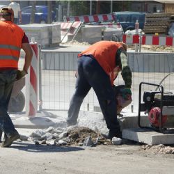 Nový kruhový objezd slibuje zmírnit dopravní zátěž pro Holešov