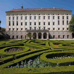 Kroměříž odhalí pomník biskupa Karla II. z Lichtensteinu-Castelcorna před Arcibiskupským zámkem
