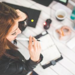 Úspěšná na venek, rozbitá uvnitř - skrytá daň za roli superženy