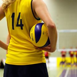 Nová tělocvična s hřištěm na střeše promění sportování v kraji