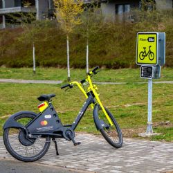 Plzeň přidá až 150 sdílených elektrokol. Řeší ale děti za řídítky, jízdu po chodníku i stav kol