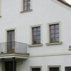 Poštovní muzeum se 11. června vrací do Vávrova mlýna, vystaví biedermeier a telefon z Konopiště