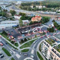Požár Lidlu v Kladně je uhašen. Hasiči potvrdili zkrat v podstřeší, škoda činí 170 milionů