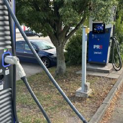 Skvrňany se dočkají 81 nových parkovacích míst, část pro dobíjení elektromobilů