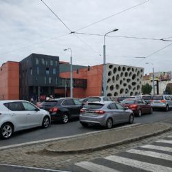Centrum Plzně čeká dopravní kolaps. Uzavírka u Nového divadla přinese kolony i zmatek