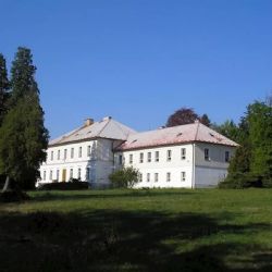 Empírový zámek Březina se po letech otevře veřejnosti. Pouze na jediný den