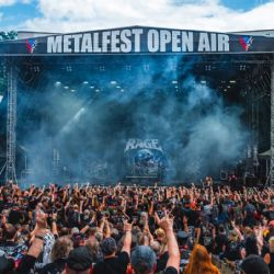 Metalfest ovládli Kamelot a Avantasia. Plzeňský amfiteátr zaplnili fanoušci z desítek zemí