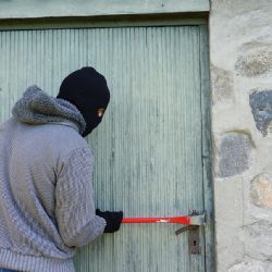 Mladiství zloději z Horažďovicka odsouzeni k prospěšným pracím