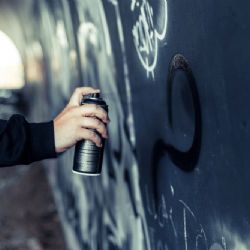 Nelegální graffiti v Praze dál stojí miliony korun, policie letos řešila desítky případů