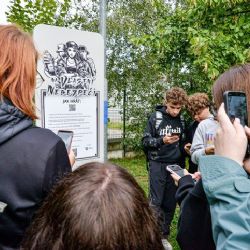 Plzeň má novou metodiku ke stezce Na vlastní nebezpečí. Školám pomůže mluvit s teenagery o rizicích