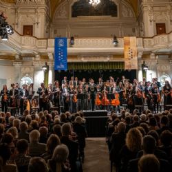 Plzeňská filharmonie odhalila program. Láká na klasiku, filmovou hudbu i koncerty v katedrále