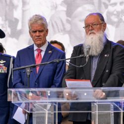 Potlesk u Díky, Ameriko! „Člověk musí bojovat proti zlu.“ Senátor spojil historii s dnešní dobou