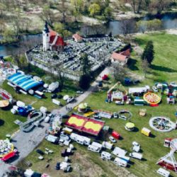 Pouť u sv. Jiří v Plzni startuje 17. dubna. Čeká nás 10 dní kolotočů, světel a zábavy