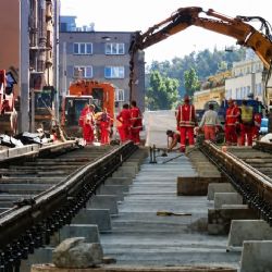Praha během prázdnin opravuje přes 90 ulic a tratí. Nejvíce stavebních akcí probíhá v Praze 4