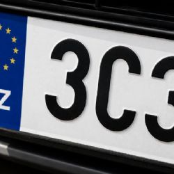 Převod vozidla půjde vyřídit online. Registrační značky i doklady budou k vyzvednutí ve výdejních boxech