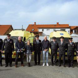 Sanitky po záchranářích najdou nové využití u dobrovolných hasičů