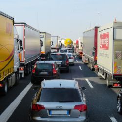 Ministr financí daňovými úlevami pomáhá s cash-flow podnikatelům v dopravě