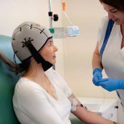 Chladicí čepice proti vypadávání vlasů nově v Českých Budějovicích