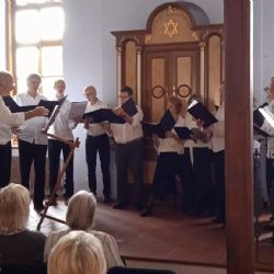 Koncert pěveckého sboru Tulipan včele s dirigentem Victorem Mullerem