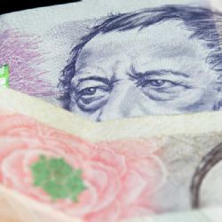 Minimální mzda od 1. ledna 2027 vzroste na 24 900 Kč. V Praze se změna dotkne služeb i městských firem
