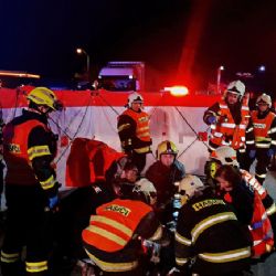 Mladík spadl z mostu na D5, těžce se zranil. Policie prověřuje pokus o sebevraždu