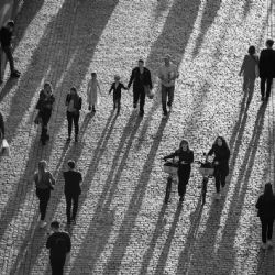 Obyvatel Plzeňského kraje ubývá - méně narození i sňatků, více úmrtí a masivní odliv lidí