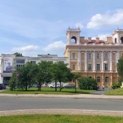 Plzeň bude mít první Náměstí Karla Gotta v Česku. Vznikne před zrekonstruovaným Peklem