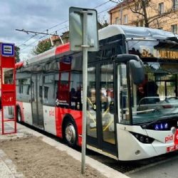 Praha spustila zkušební trolejbusovou linku 52