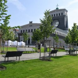 Revitalizovaný Jiřák přivítal první návštěvníky. Diskusi vyvolávají lavičky i budoucí podoba zeleně