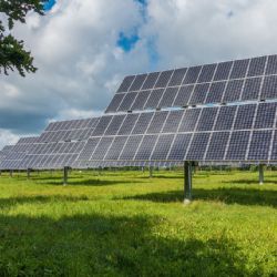 Touškov vře kvůli solární elektrárně. Referendum na obzoru